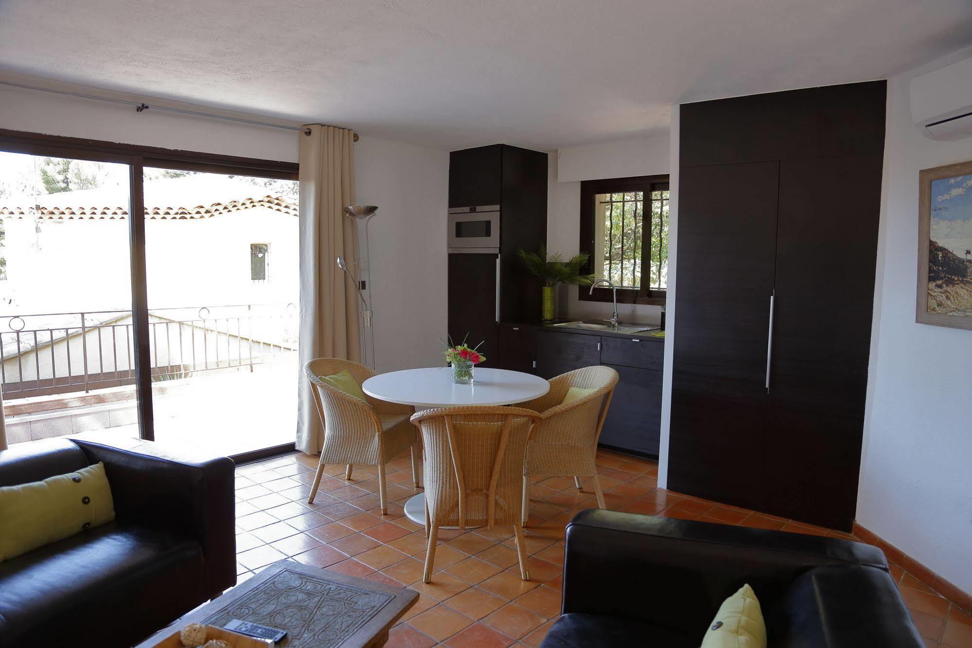 Les Jardins De Cassis - Parking Gratuit & Piscine Chauffee Hotel Buitenkant foto